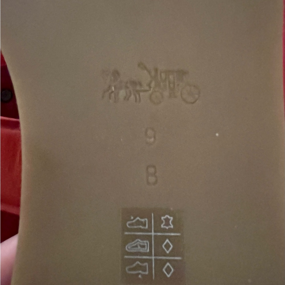 Coach Gracie Swagger Orange-Rust Orange Turn Lock Leather T Strap Sandals. - Picture 12 of 14